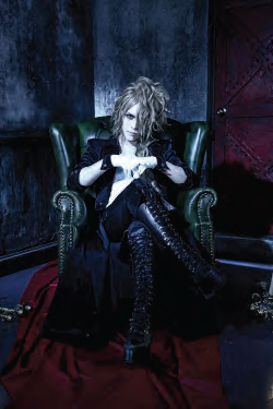 Kamijo (Камидзё; участник Versailles)